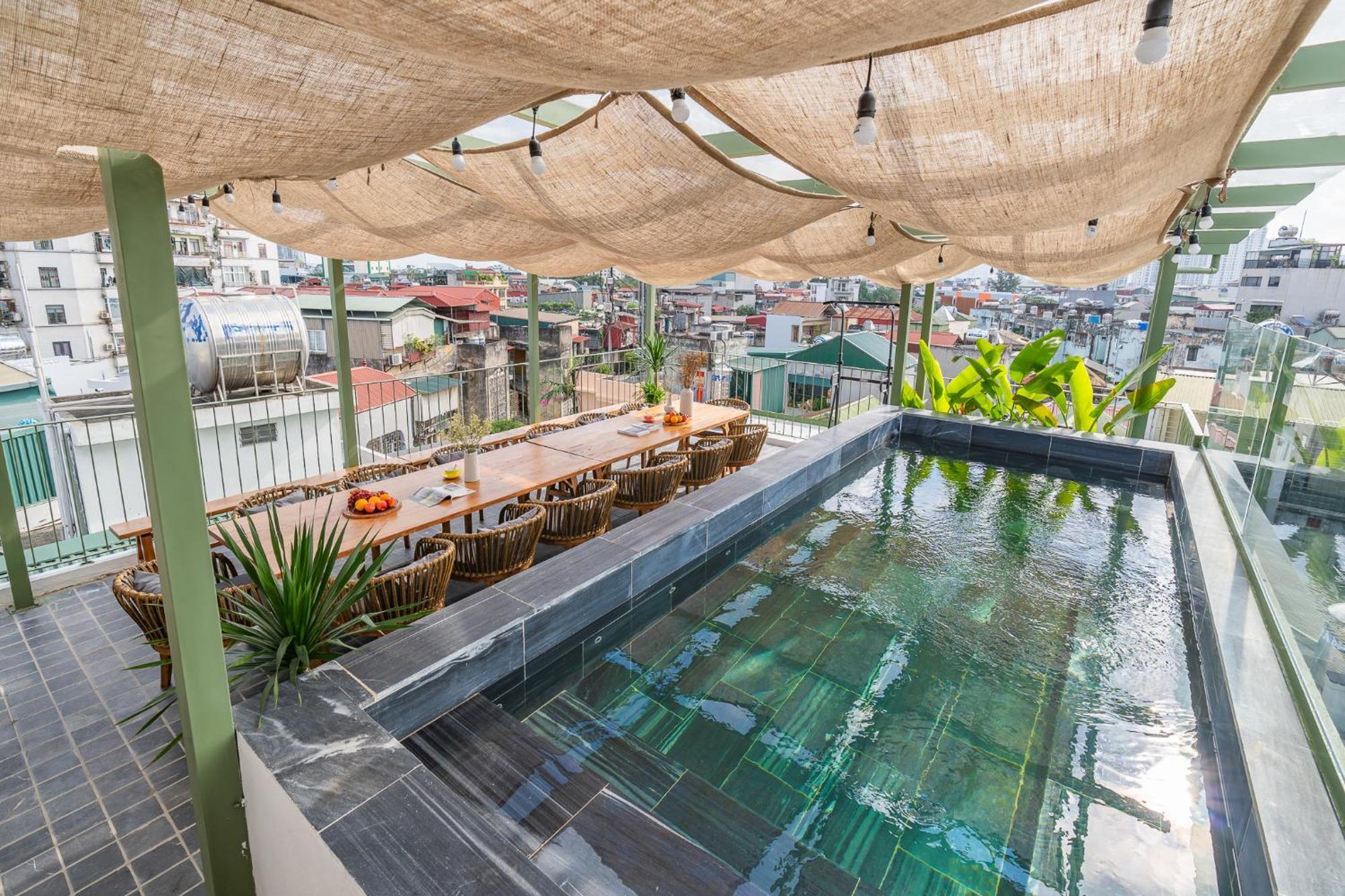 Location/big Group/private With Pool And Kitchen Hanoi