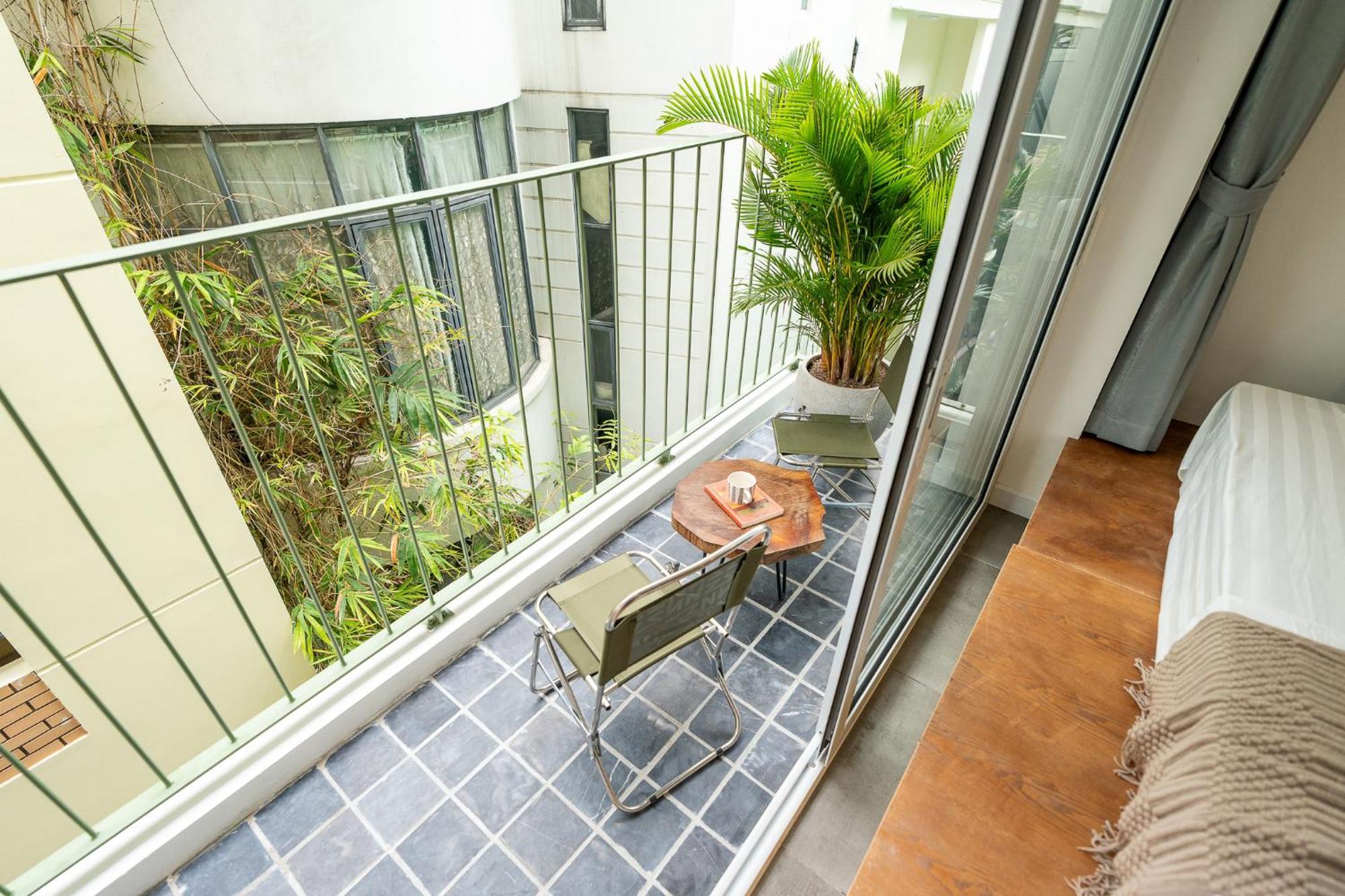 Location/big Group/private With Pool And Kitchen * Hanoi